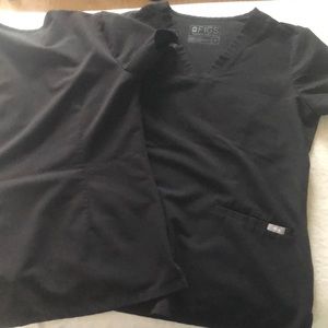 Figs 3 Pocket Scrub Top Set